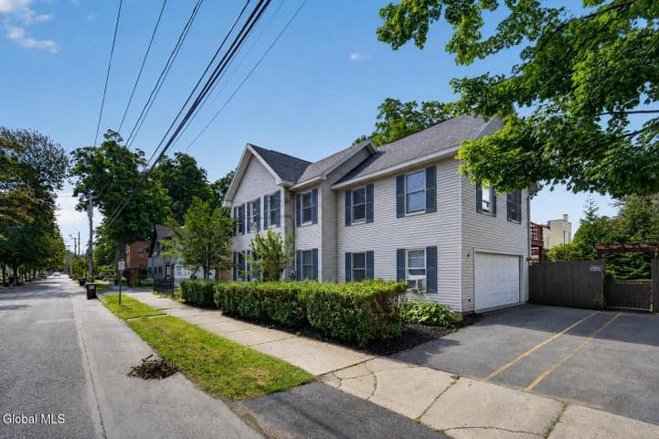 20 George Street, Saratoga Springs, NY, photo 3