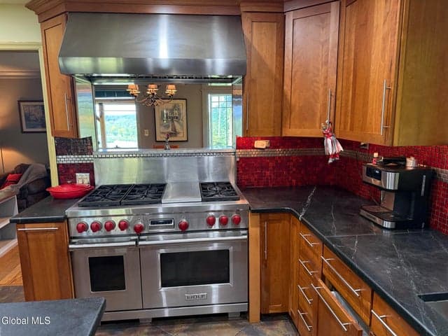 1047 Niskayuna Road, Niskayuna, NY, photo 5