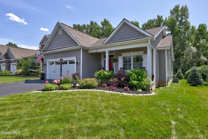 7 Woodlake Drive, Stillwater, NY