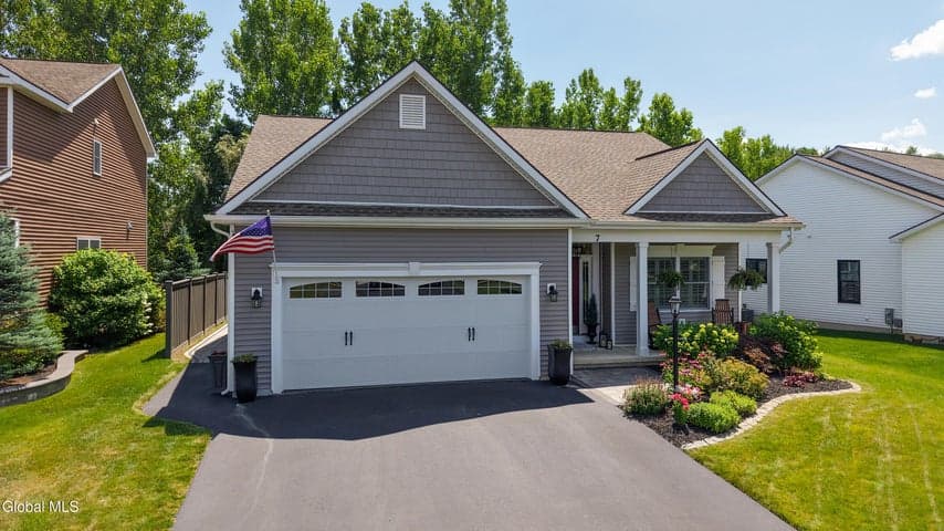 7 Woodlake Drive, Stillwater, NY, photo 2