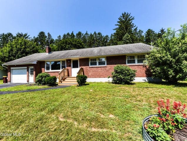 6 Lillian Drive, Glenville, NY