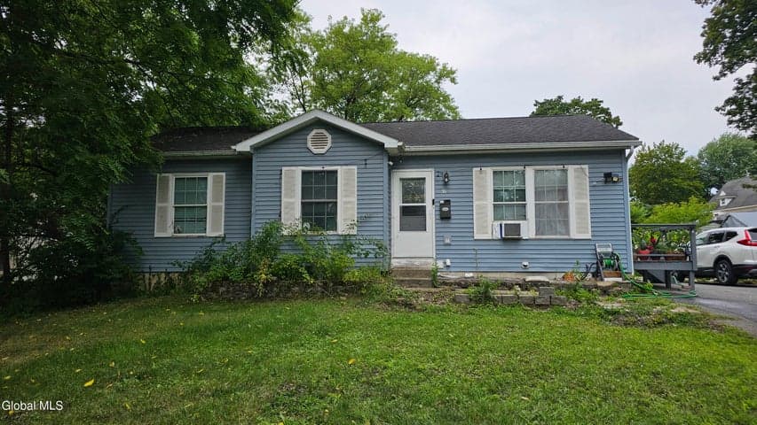 36 Peck Avenue, Glens Falls, NY