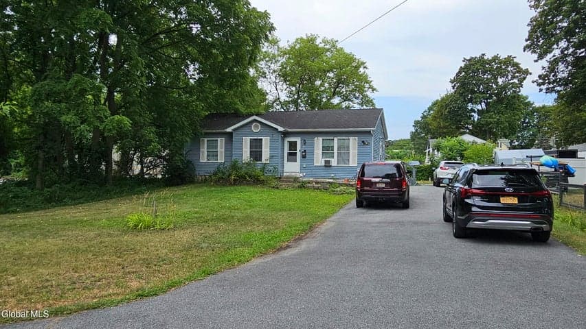 36 Peck Avenue, Glens Falls, NY, photo 2
