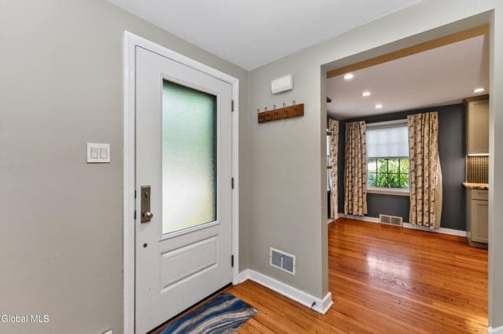 209 Colonial Avenue, Albany, NY, photo 5