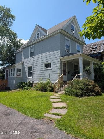 22 McClellan Avenue, Amsterdam, NY