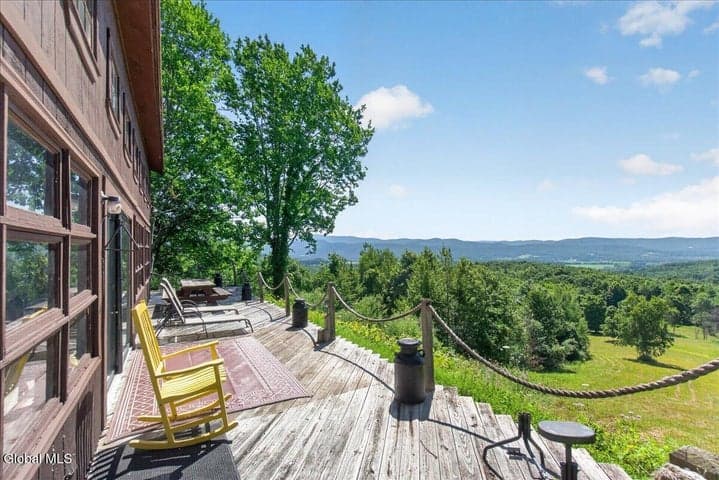 218 Colfax Road, Jackson, NY