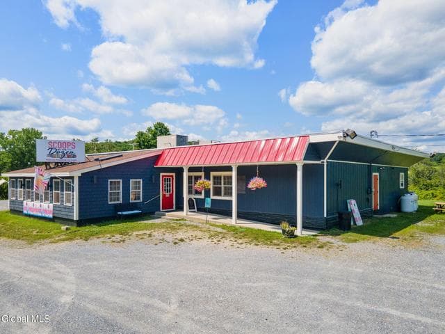 5527-5531 State Route 7, Hoosick Falls, NY
