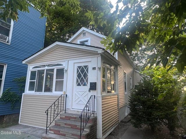 3034 7th Avenue, Troy, NY