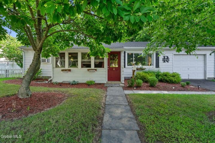 50 Washington Avenue, Coxsackie, NY, photo 3