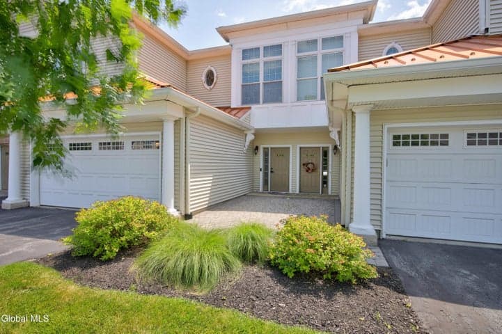 802 Vly Pointe Drive, Schenectady, NY, photo 2