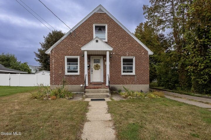 1646 Van Cortland Street, Schenectady, NY