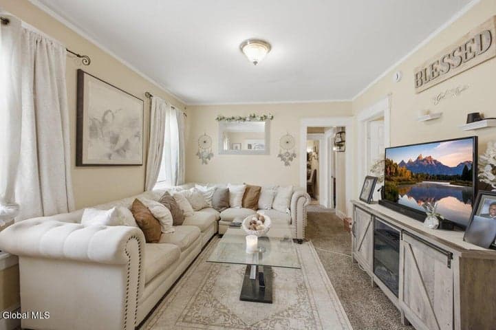 325 Manning Boulevard, Albany, NY, photo 4