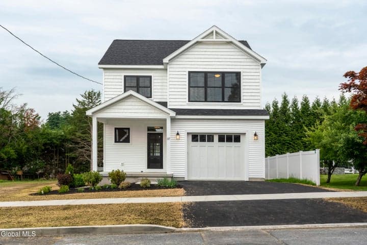 37 Newton Avenue, Saratoga Springs, NY, photo 2