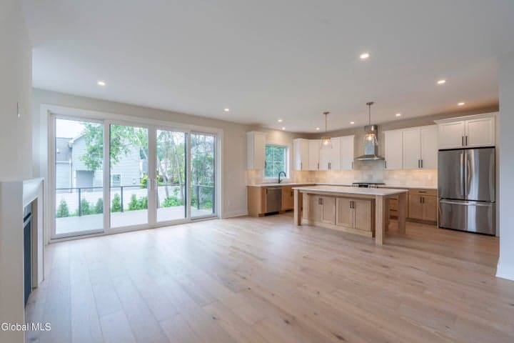 37 Newton Avenue, Saratoga Springs, NY, photo 4