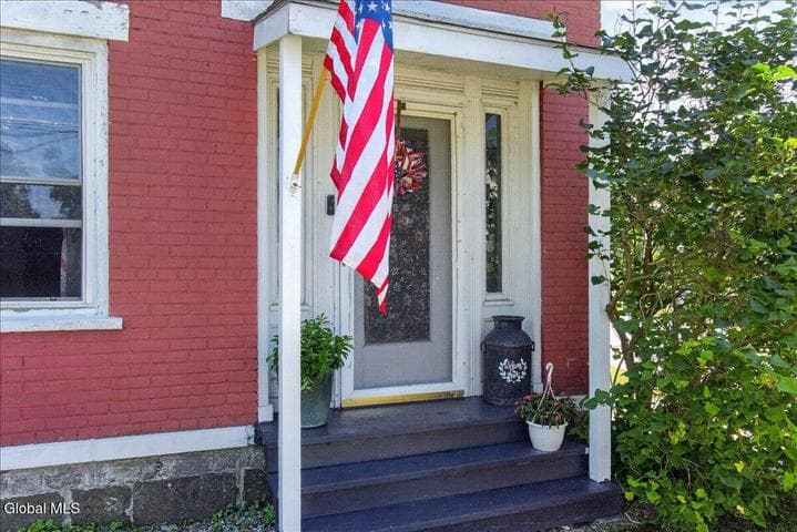 21 Burgoyne Street, Schuylerville, NY, photo 2