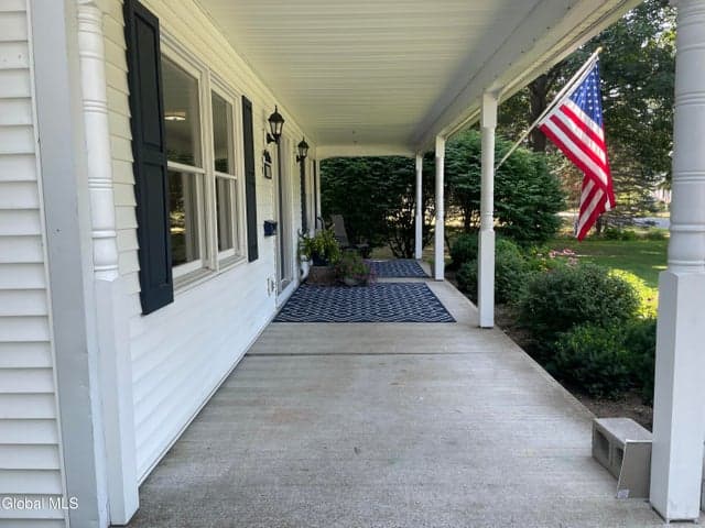 34 Iris Avenue, Moreau, NY, photo 3