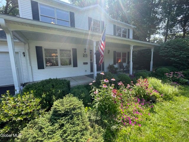 34 Iris Avenue, Moreau, NY, photo 4