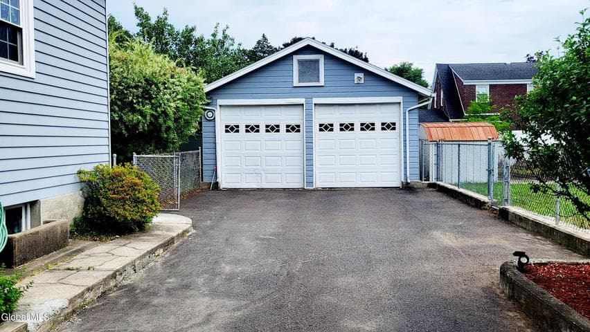 24 Madison Avenue, Colonie, NY, photo 5