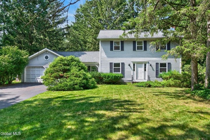 412 Persimmon Drive, Schenectady, NY