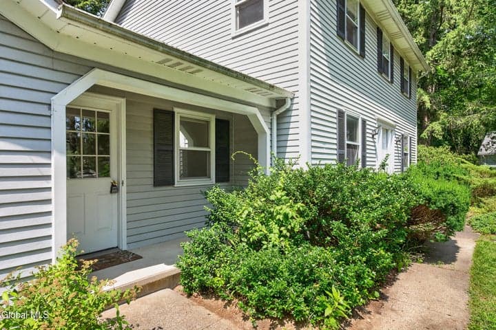 412 Persimmon Drive, Schenectady, NY, photo 3