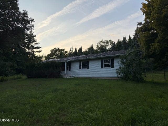 5 Mohican Way, Valley Falls, NY, photo 2