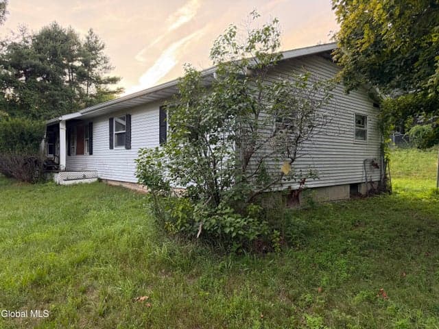 5 Mohican Way, Valley Falls, NY, photo 3