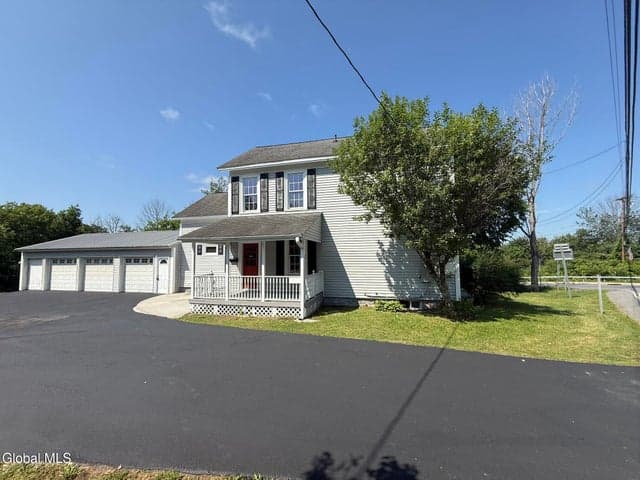 1 Cambridge Road, Greenwich, NY