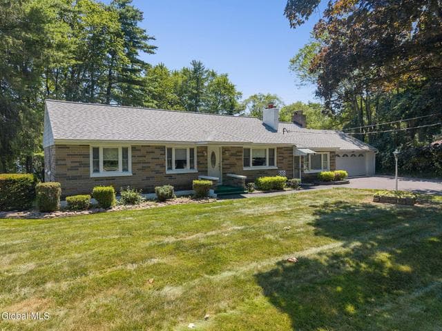 1984 Van Antwerp Road, Niskayuna, NY