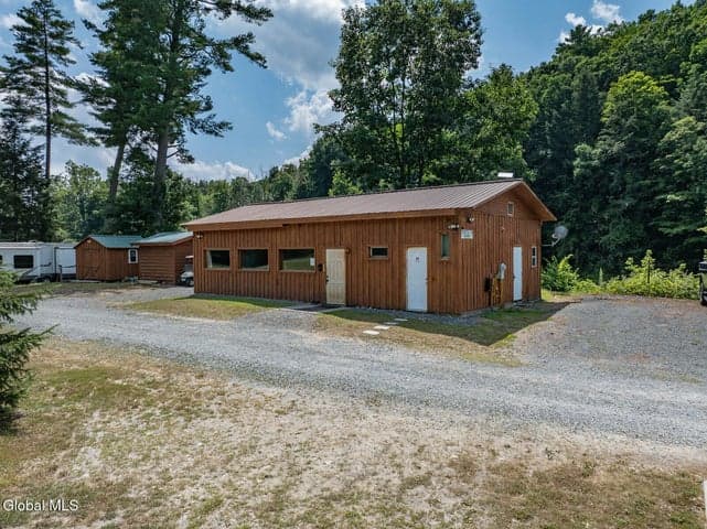 213 Fiddlers Elbow Road, Greenwich, NY