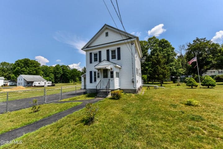 20 Thompson Street, Broadalbin, NY, photo 4