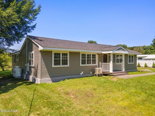 17 Walter Road, Brunswick, NY, photo 2