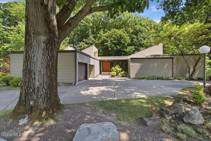 5 Newell Court, Menands, NY, photo 2