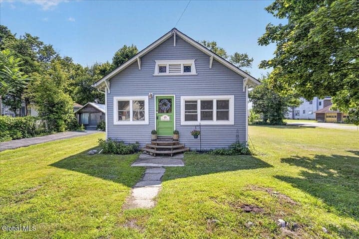 15 Grenada Terrace, Watervliet, NY