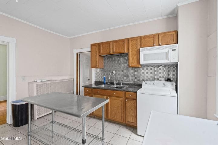 1622 6th Avenue, Watervliet, NY, photo 5
