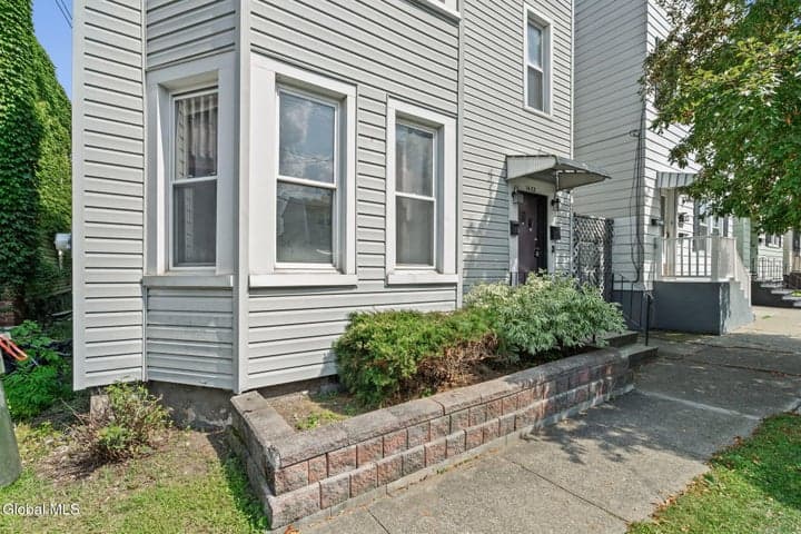 1622 6th Avenue, Watervliet, NY, photo 3