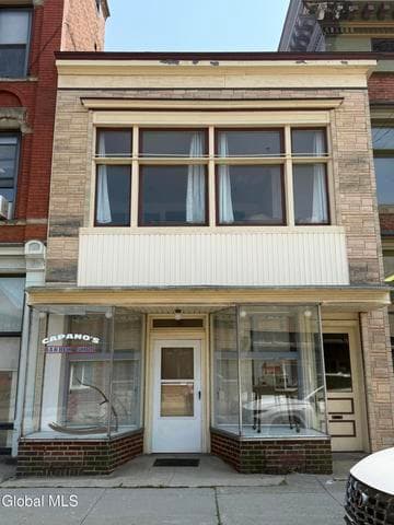27 W Fulton Street, Gloversville, NY