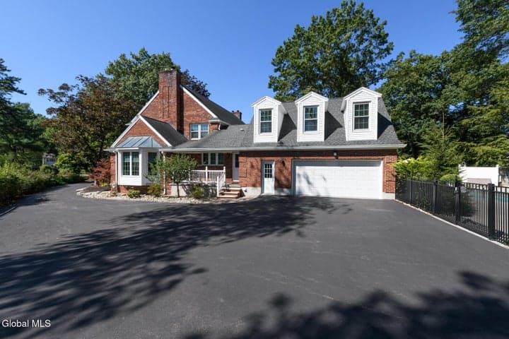 3275 E Lydius Street, Guilderland, NY, photo 3
