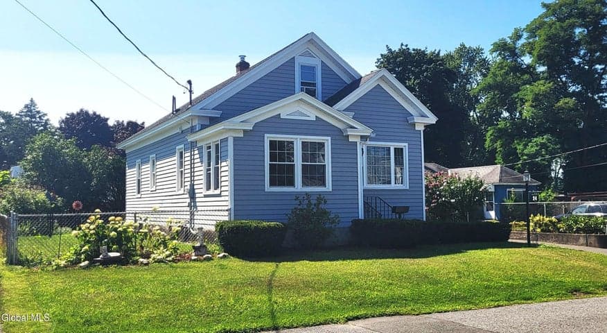 24 Madison Avenue, Colonie, NY, photo 2