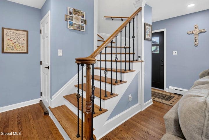 29 Northern Court, North Greenbush, NY, photo 2