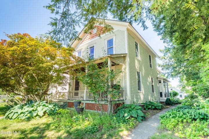 139 Lincoln Avenue, Saratoga Springs, NY, photo 1