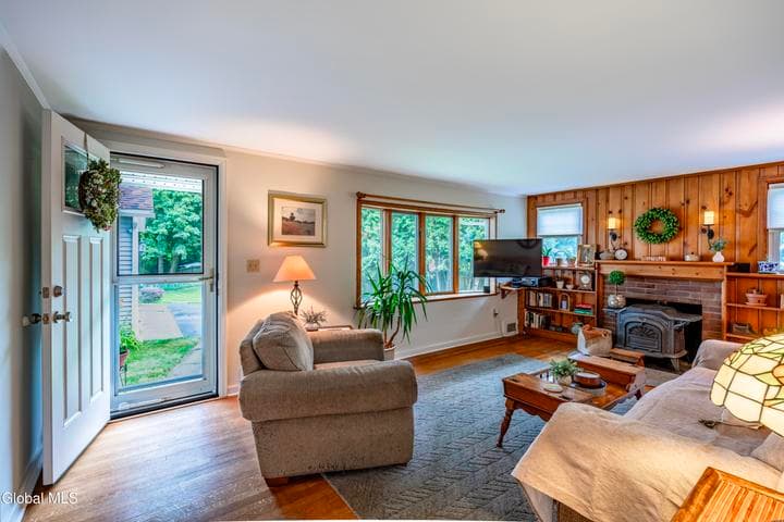 8 Sherwood Park Drive, Ballston, NY, photo 3