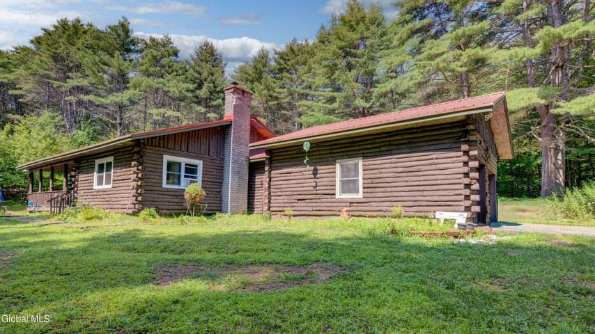 206 Capehorn Road, Caroga, NY