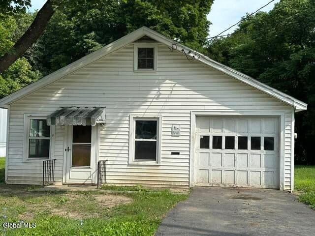 7 Madison Avenue, Ravena, NY