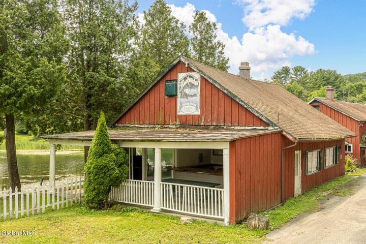 42 Queechy Lake Drive, Canaan, NY