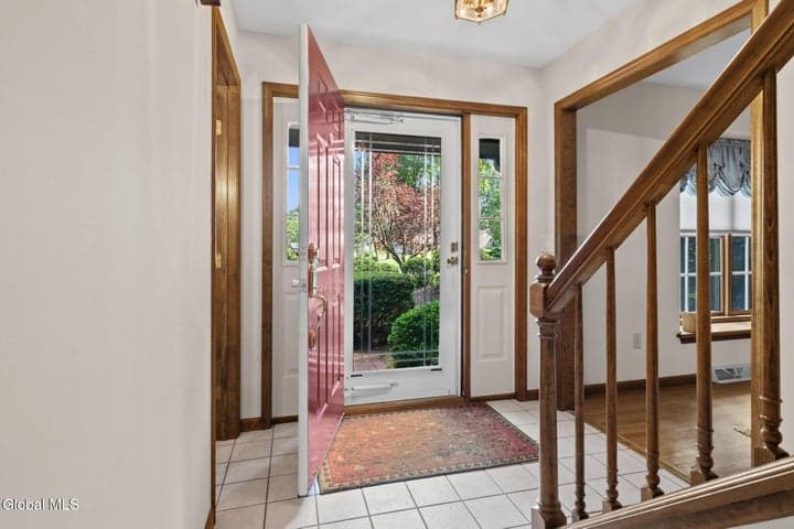 9 Newport Drive, Clifton Park, NY, photo 4