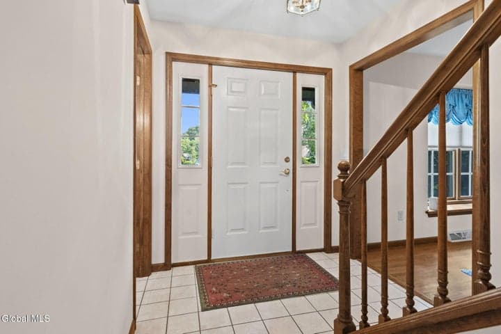 9 Newport Drive, Clifton Park, NY, photo 5