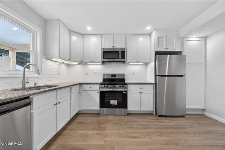 6 Charl Lane, Brunswick, NY, photo 5
