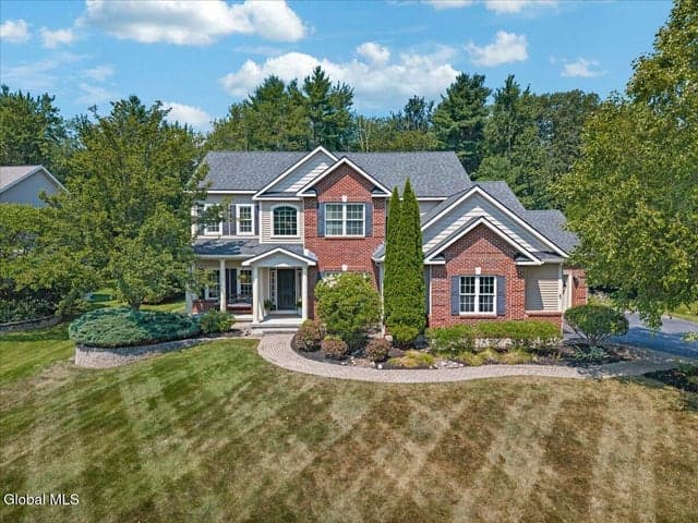 18 Tipperary Way, Clifton Park, NY, photo 1