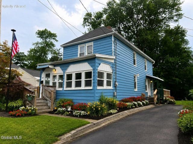 127 Clayton Road, Schenectady, NY