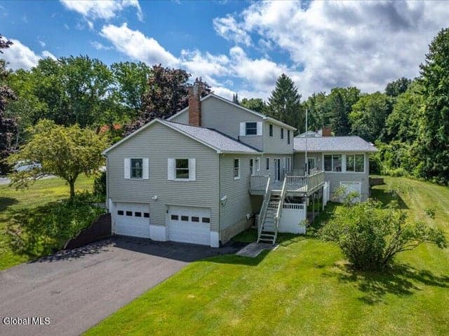 126 Wood Dale Drive, Clifton Park, NY, photo 3